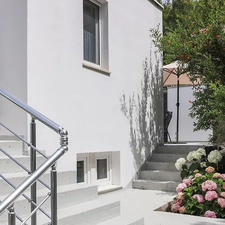 Lucija With Swimming Pool Holiday home *