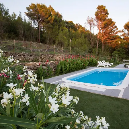Lucija With Swimming Pool * Tugare