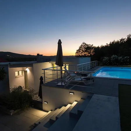 Vikendica Lucija With Swimming Pool