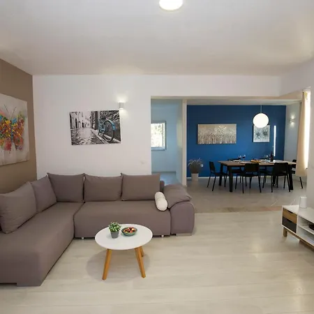 Vikendica Lucija With Swimming Pool *